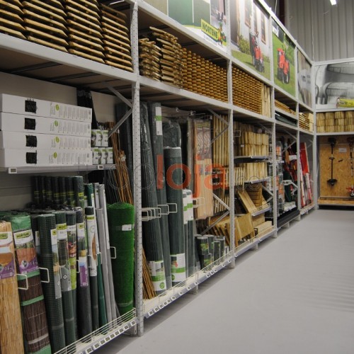 Estantes e Equipamentos para Loja de Bricolage