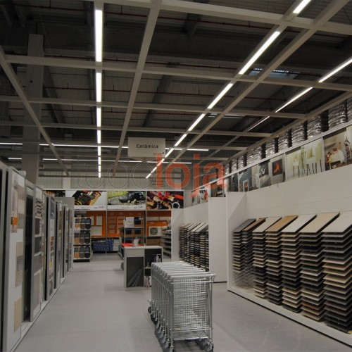 Estantes e Equipamentos para Loja de Bricolage