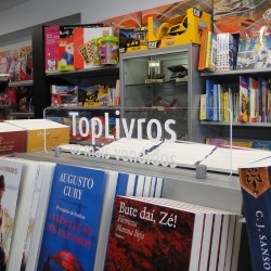 Expositor central de livros e revistas