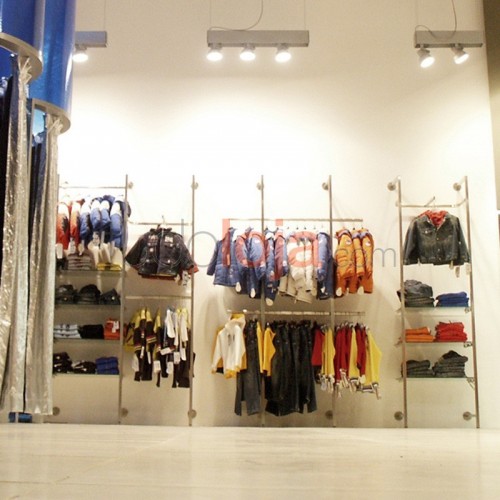 Estantes para Loja de Roupa