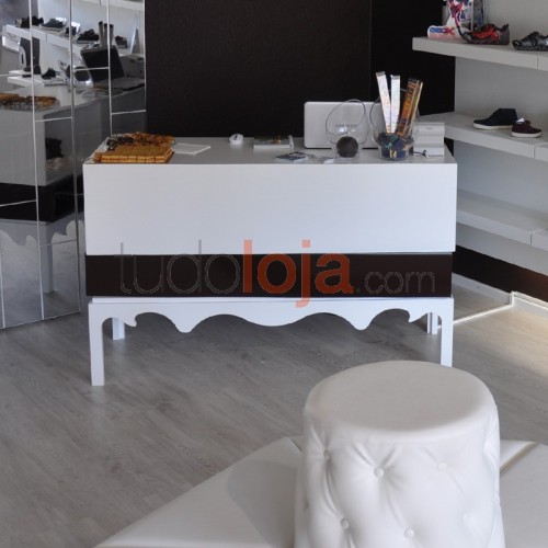 Loja de Sapatos 002 - Estantes e Painéis