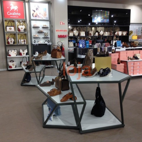 Loja de Sapatos 010 - Estantes e Painéis