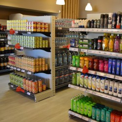 Estante Gondola Centro de Supermercado