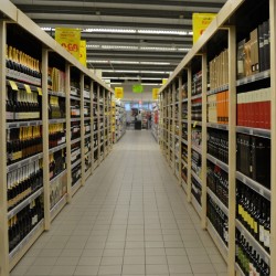 Estante de Garrafeira com Decoração para Supermercado