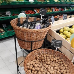 Cesto cónico de vime para frutos secos