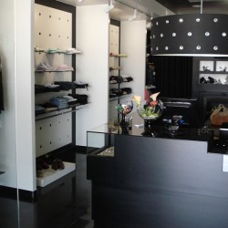 Painel de madeira para Loja de Roupa