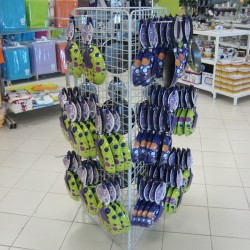 Expositor Triplo com Painéis de Rede H1500x450 para Lojas