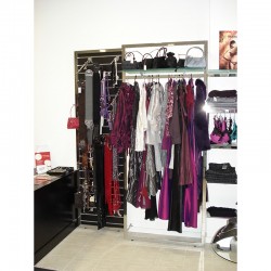 Estantes de loja de roupa