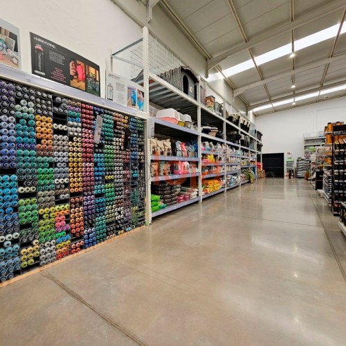 Estantes e Equipamentos para Loja de Bricolage