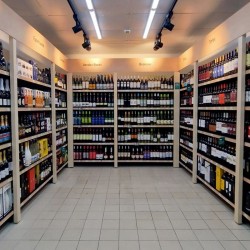 Estantes para Garrafeira e Supermercado